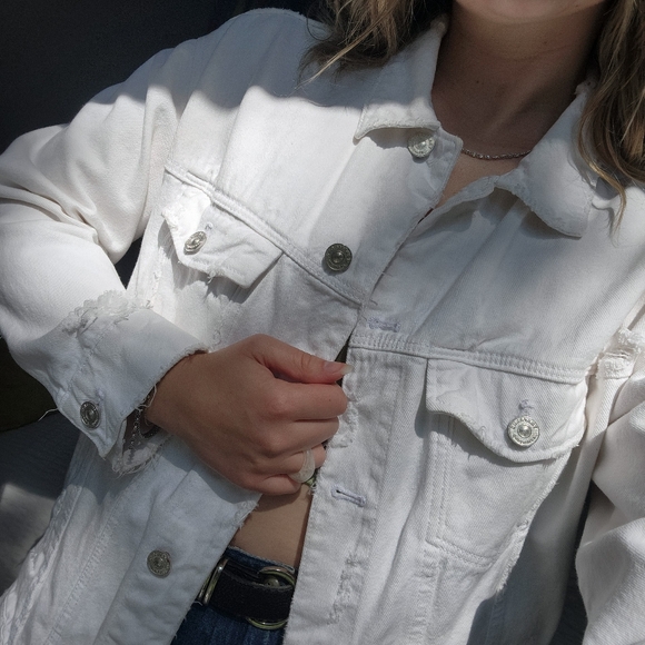 3/50$ ○ ZARA TRAFALUC WHITE DENIM JACKET SIZE M - Picture 2 of 7
